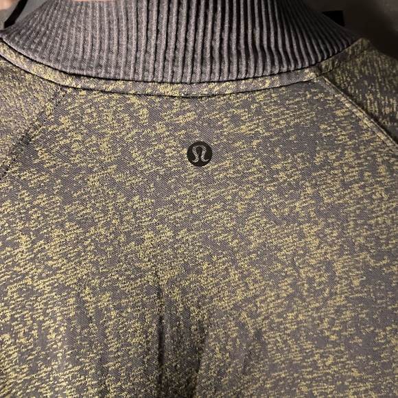 Lulu Black & Green Pullover - Picture 3 of 3